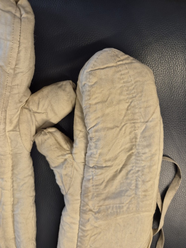 WW2 German Winter Mittens reversible glover , Mint colour and white winter, nice