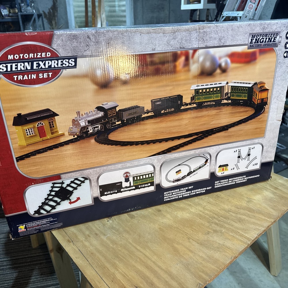 Western Express Motorized Train Set 23 Pieces New In Box