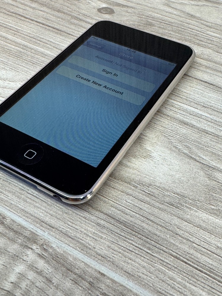 Apple iPod Touch 2nd Gen 8gb MC086LL / A1288