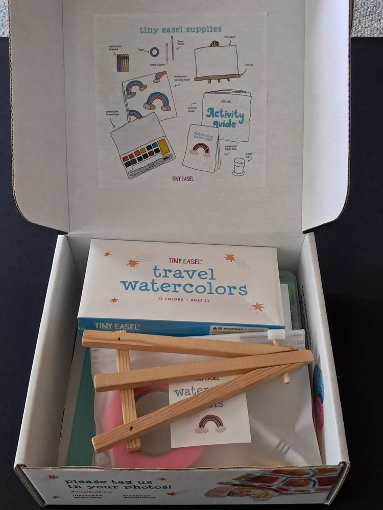 Tiny Easel Traveler Box