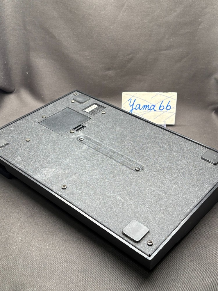 BOSS ME-30 Multi-Effects Guitar Processor - Analog Feel Controls - Unit Only