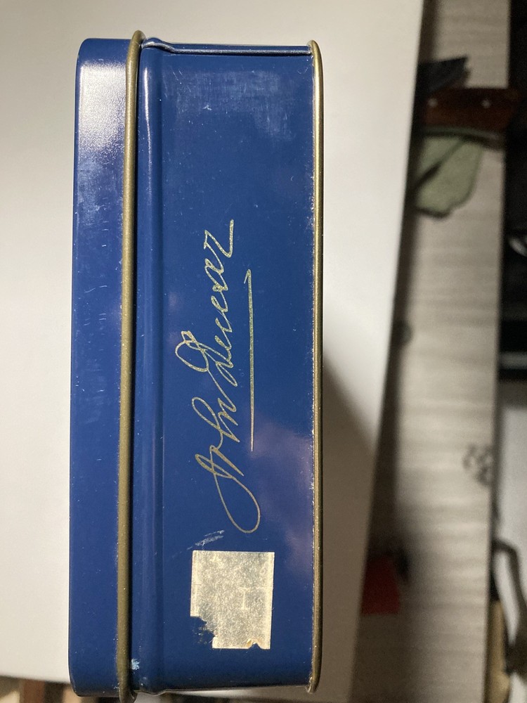 The Dewar’s Highlander “White Label” Scotch Whiskey Empty Tin Box Container
