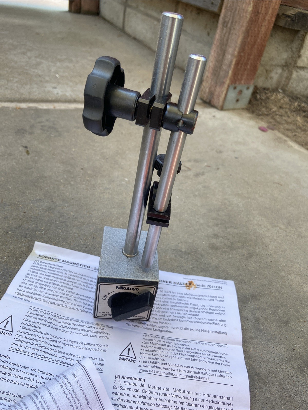 Mitutoyo 7011BN Magnetic Stand