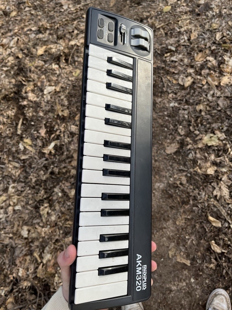 Midiplus AKM320 USB Midi Keyboard Controller (with dope 805 Sticker)