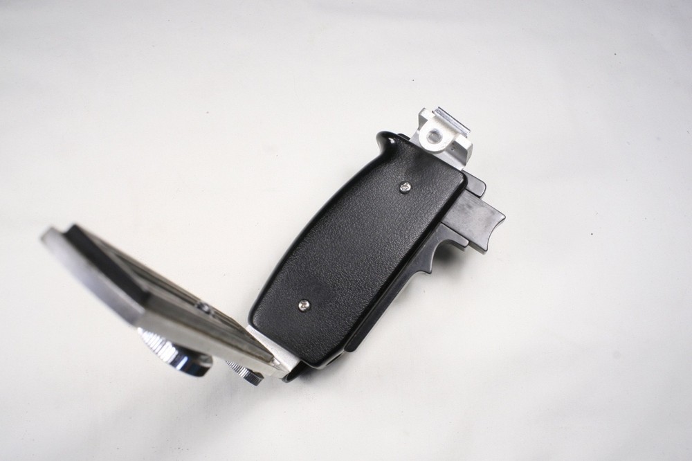 Camera Grip Flash Bracket w/Strap - Style 1
