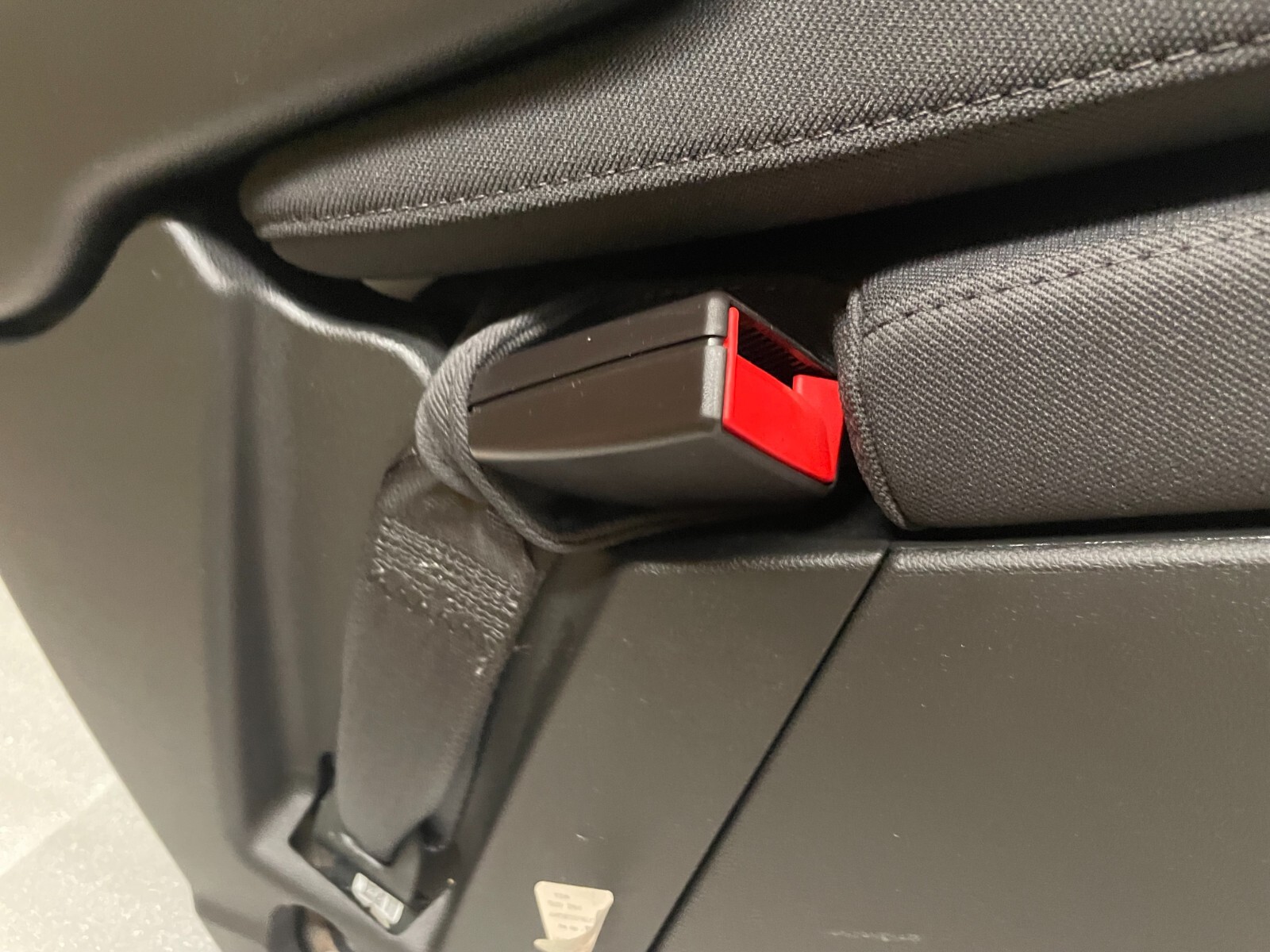 19-23 CHEVROLET TAHOE SILVERADO EBONY CLOTH CENTER JUMP SEAT WITH STORAGE...RARE