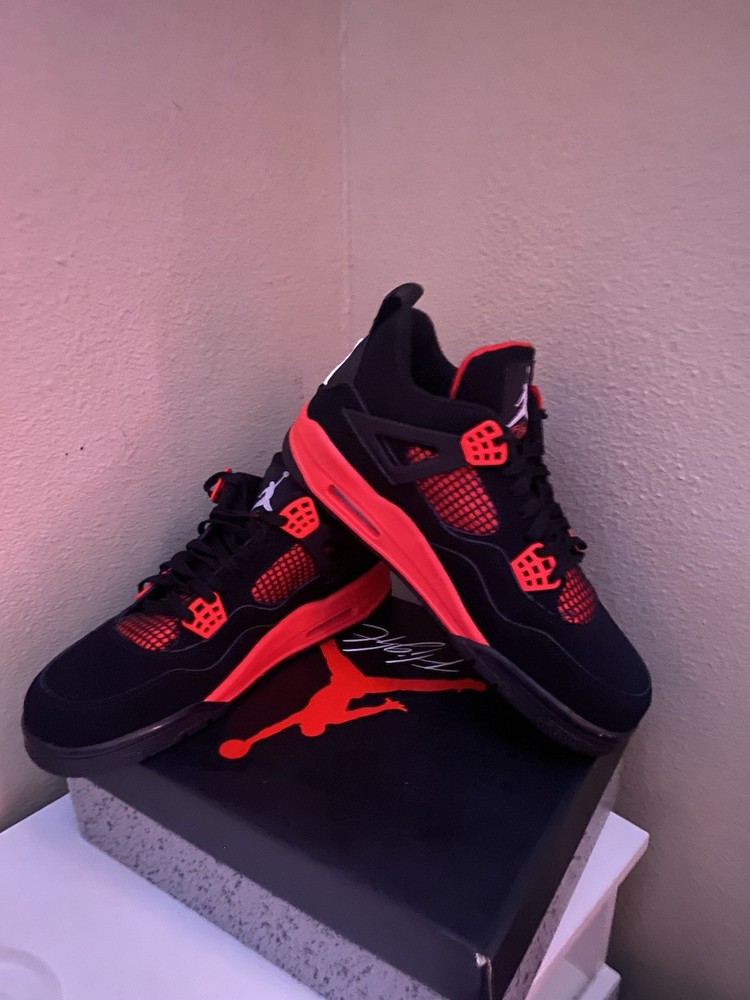 Jordan 4 Retro "Red Thunder"