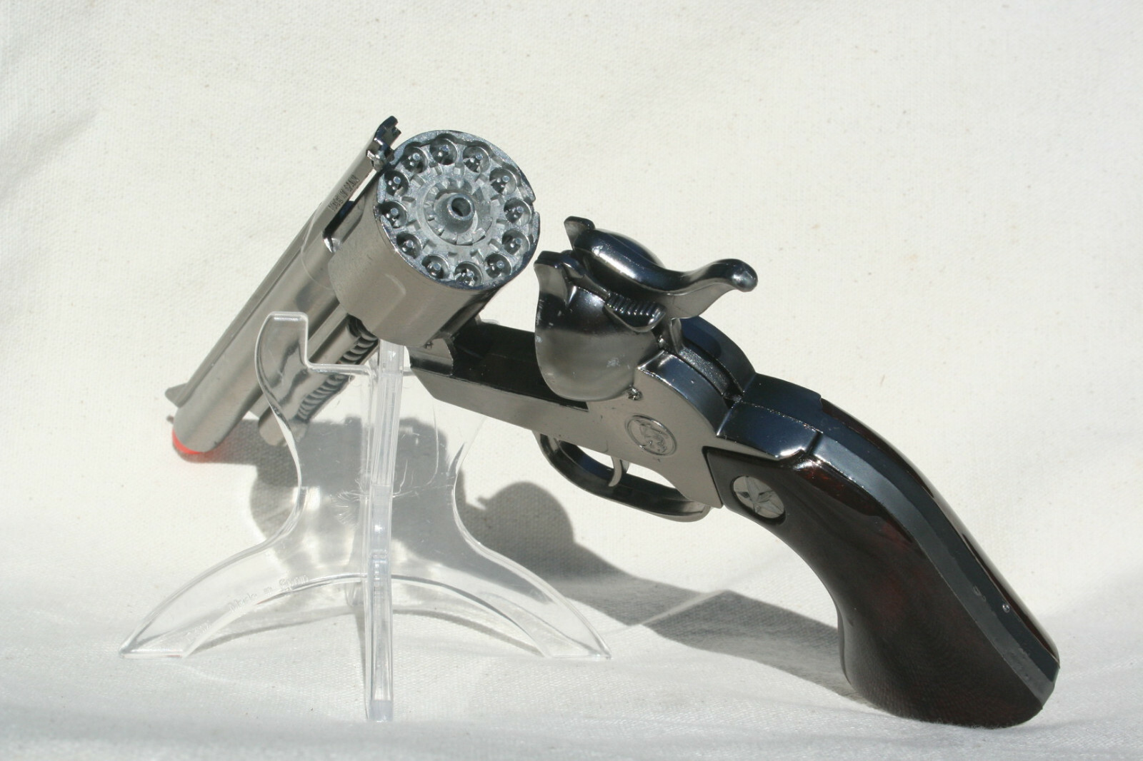 Cap Gun Revolver Die Cast Pistol 12 shot Made in Spain BRAND NEW Outlaw Gonher