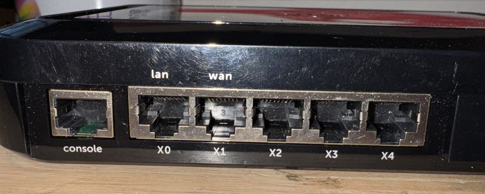 DELL Sonic Wall Soho APL31-0B9, Network Security Firewall