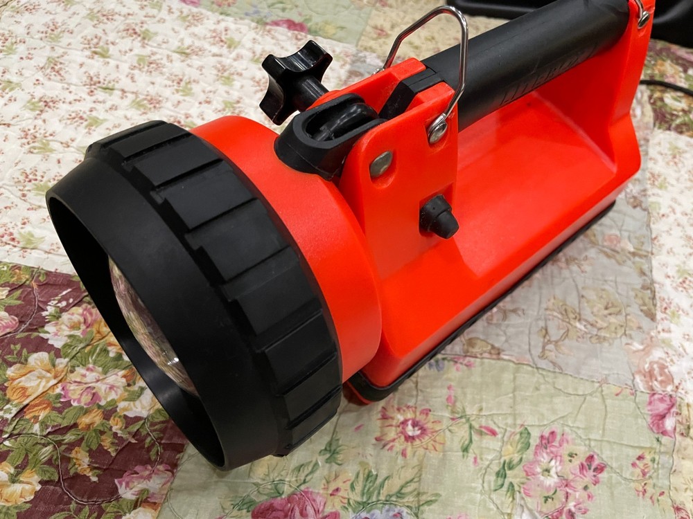 Streamlight Litebox Flashlight With Docking Station, Wall Plug Cable & Car Cable