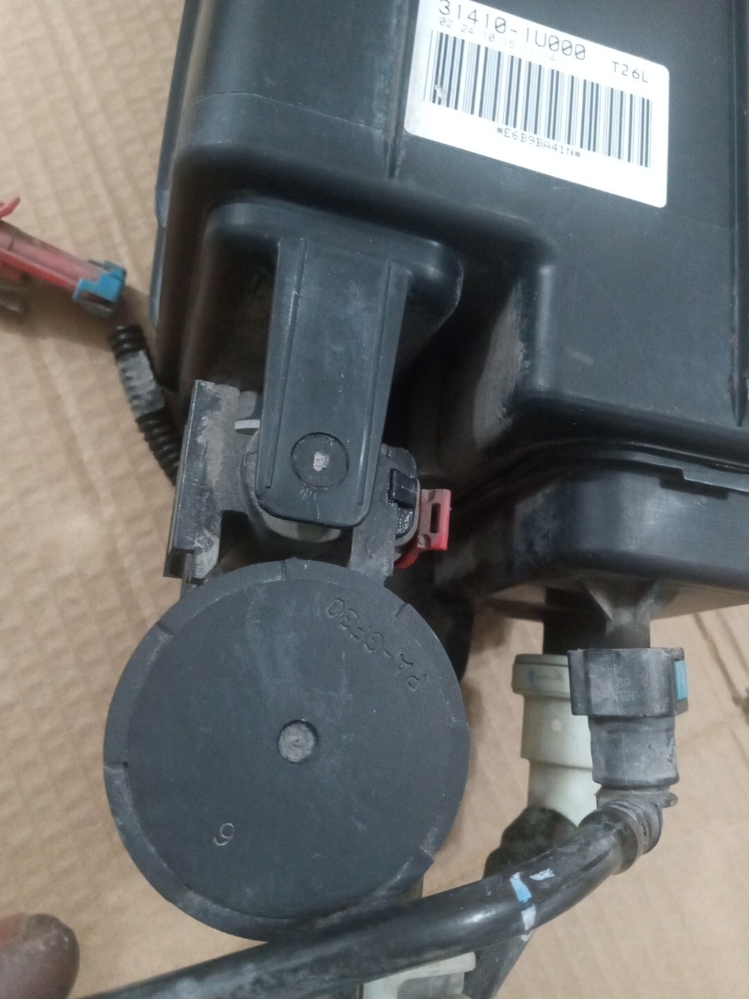 2010-2012 HYUNDAI SANTA FE, 2011-13 KIA SERENTO FUEL VAPOR EMISSIONS 31410-1U000