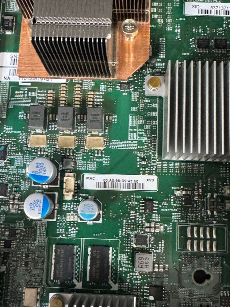 NetApp 111-02493+B1 Storage Controller Module NetApp FAS8200 120GB SSD w/Battery