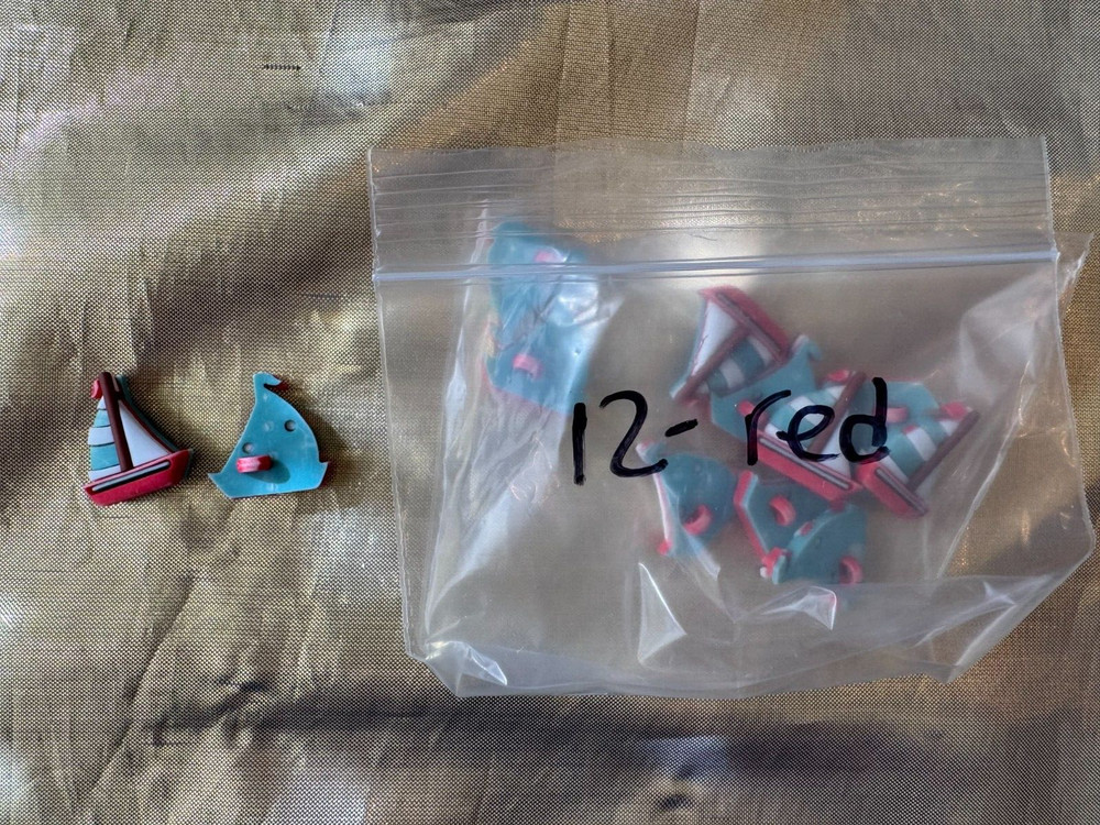 buttons galore "red sail boat             '