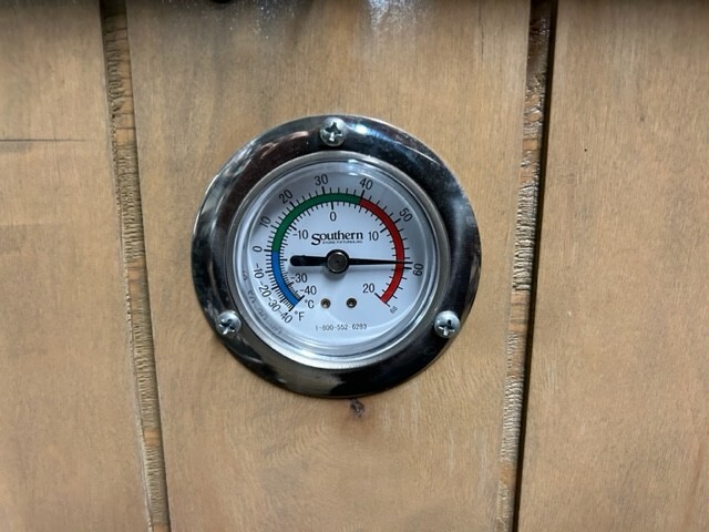 Southern Casearts (SAR-MC-2.8') Rolling refrigerated display