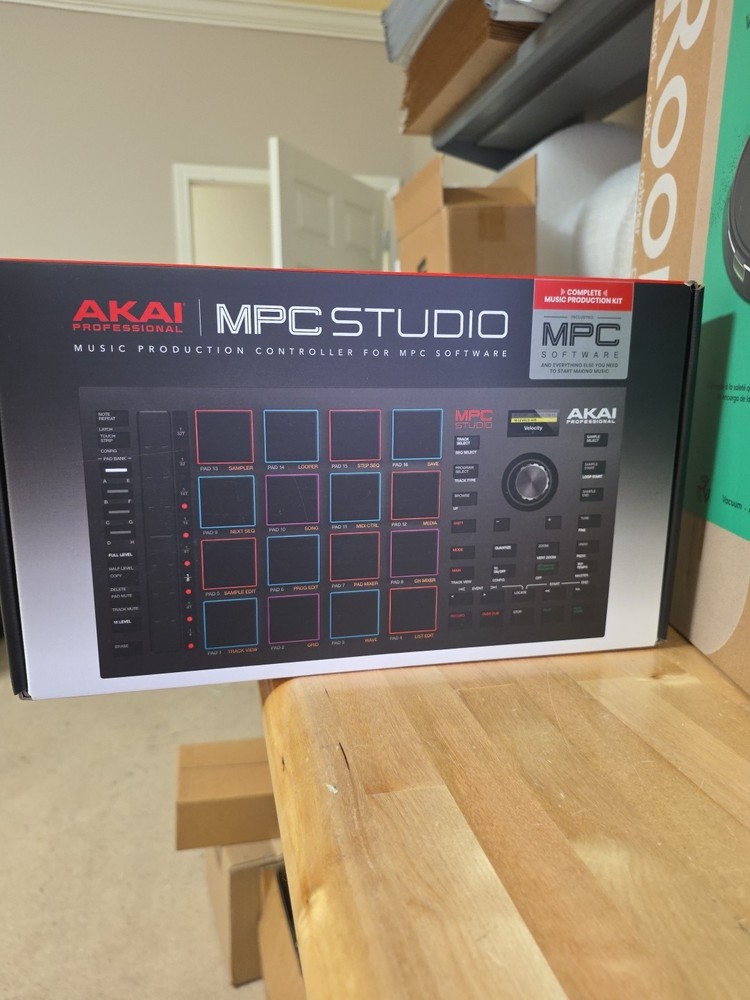 Akai Professional MPC Studio Music Production Controller and MPC Software