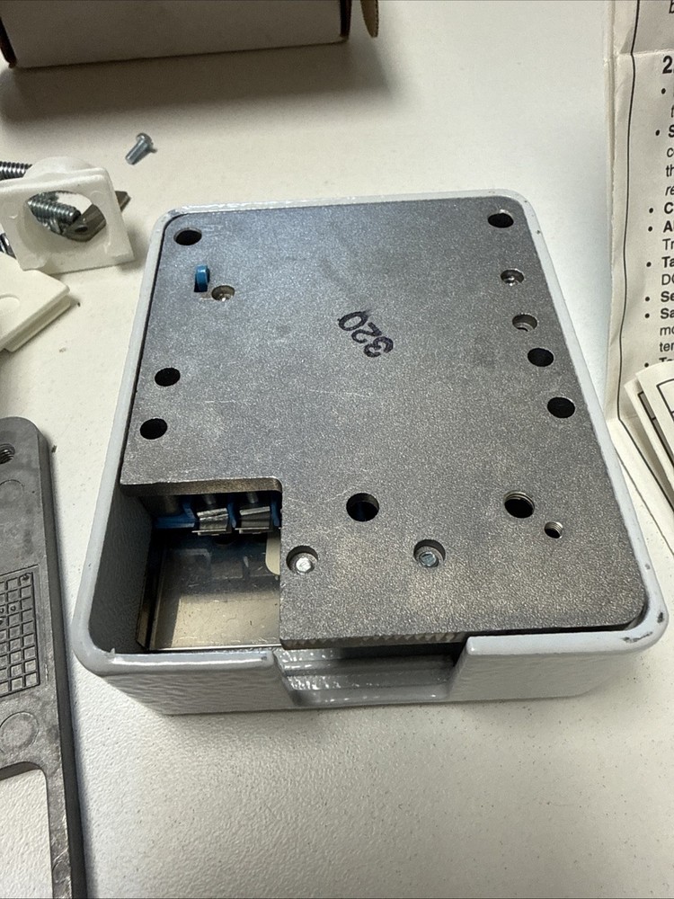 Detection Systems DS 1520 Vault Vibration Detector / Sensor for ATM/Vault/Safe