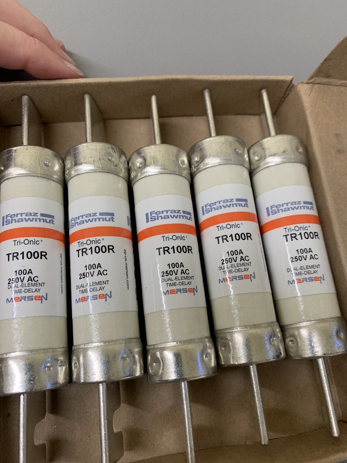 MERSEN TR100R  100AMP 240VAC DUAL ELEMENT TIME DELAY FUSES. ** 5 Per Box/New**