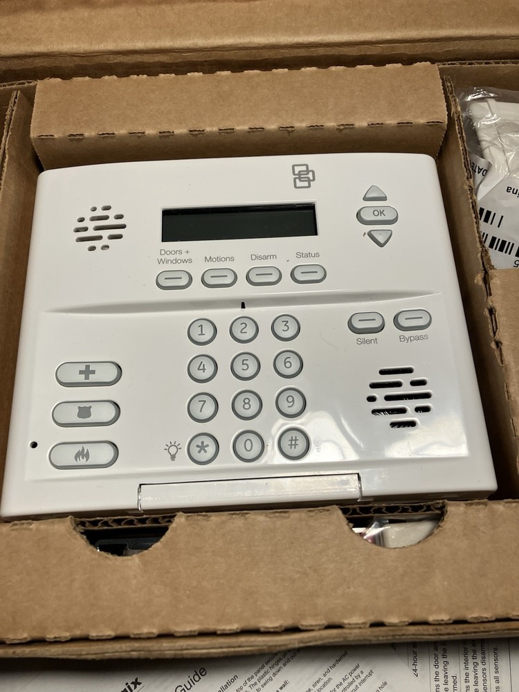 INTERLOGIX 80-632-3N-XT SIMON XT Starter Pkg A1 w/o X10