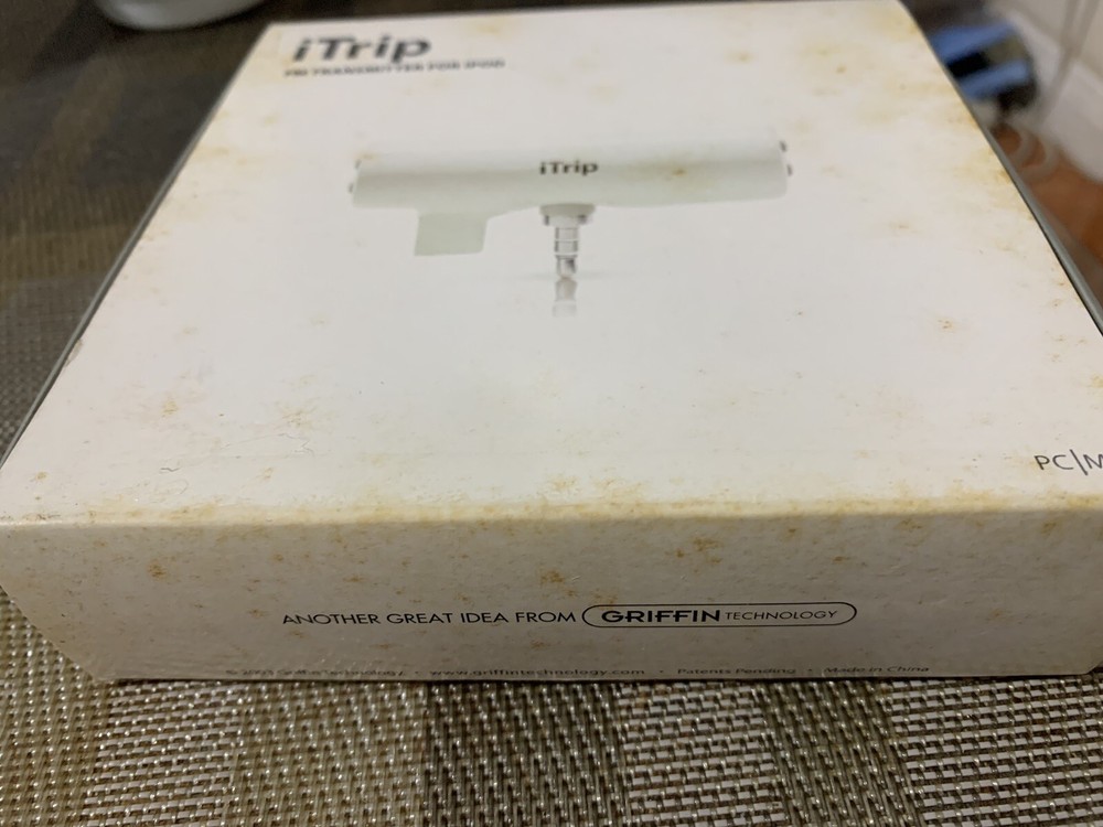 Griffin iTrip FM Transmitter for IPod 1G & 2G (4014TRIP)