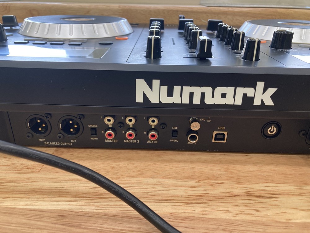 Numark Mixdeck Express Double Deck DJ Controller Built-in Mixer USB Effects