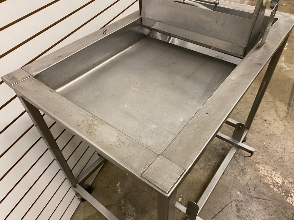 donut glazing table #302