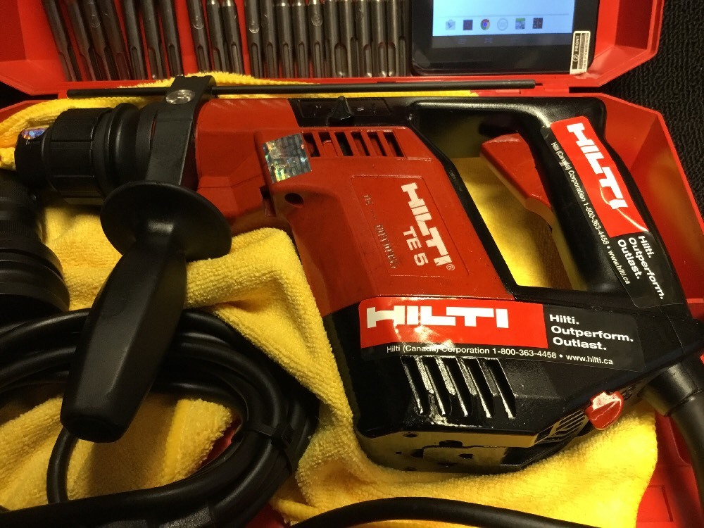 HILTI TE 5 PREOWNED, FREE TABLET, BITS AND EXTRAS, FAST SHIP