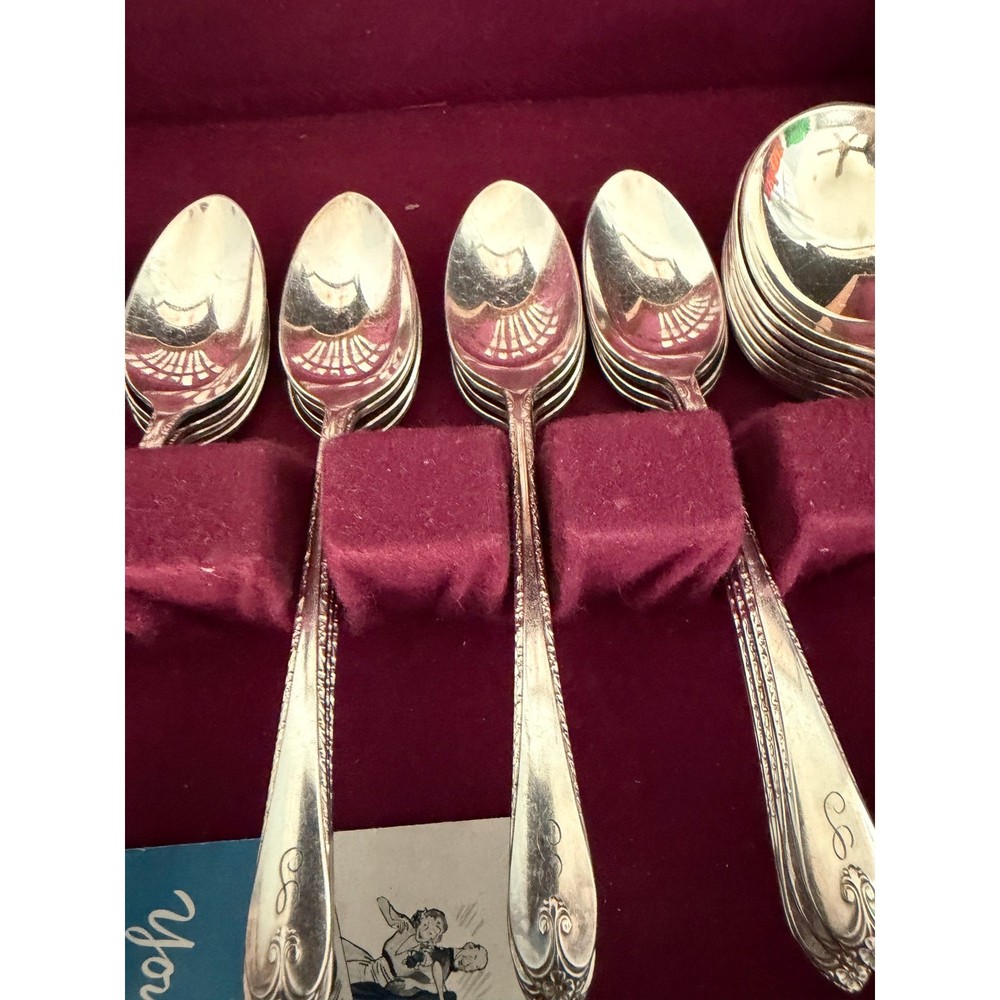 Wm Rogers & Sons Exquisite Silverplate Flatware Complete Service for 8 Monogram