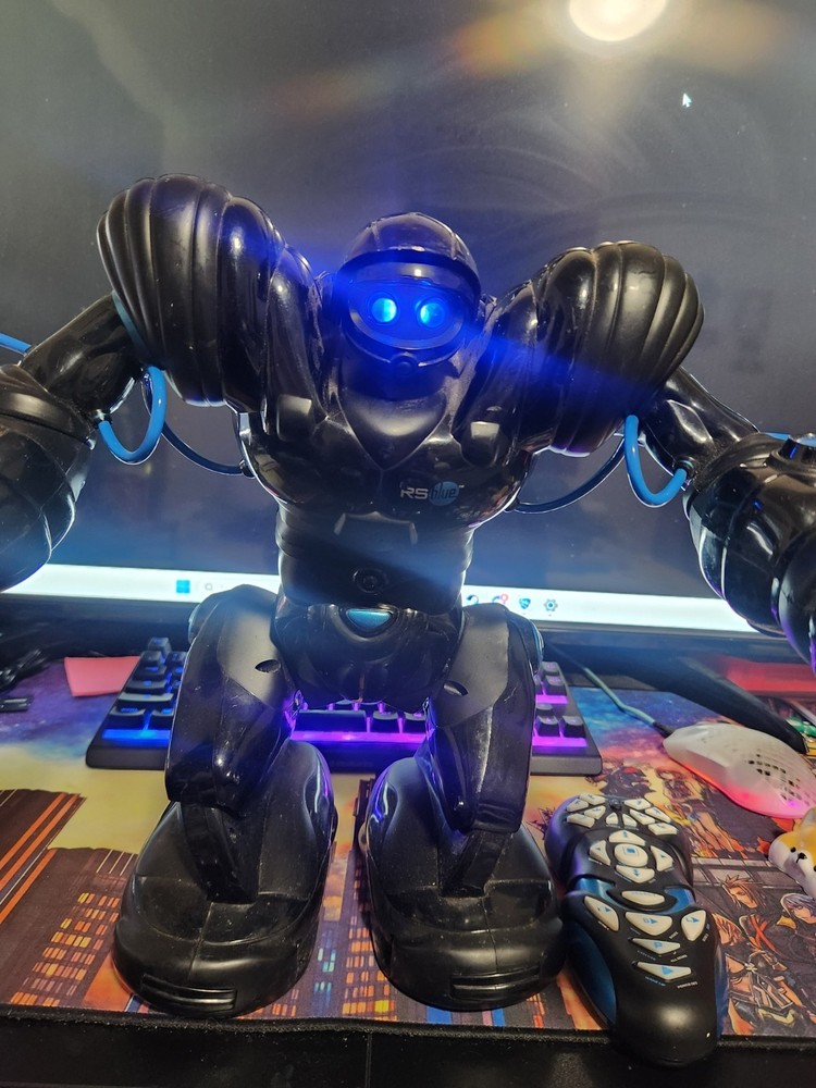 WowWee Robosapien Robot With Remote Tested And Working