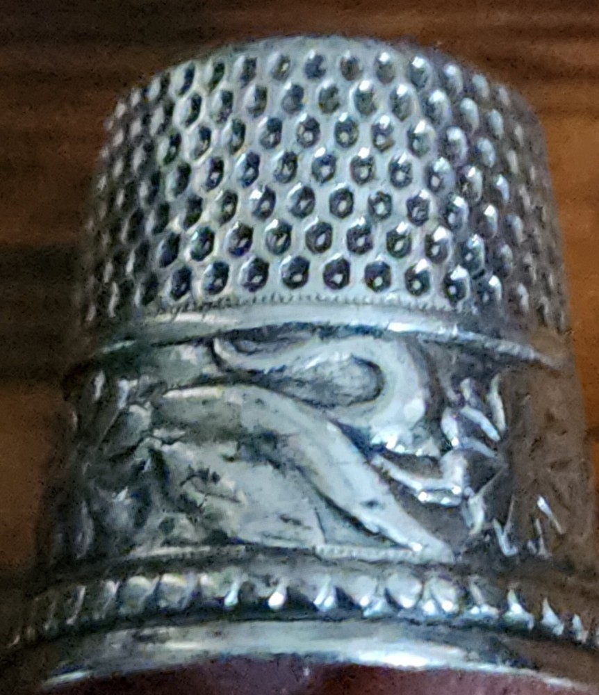 ANTIQUE STERLING SILVER FLORAL THIMBLE