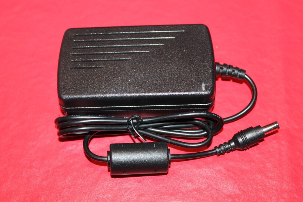 Electrovaya Tablet Power Adapter HP0D042D03 Model EA1060B