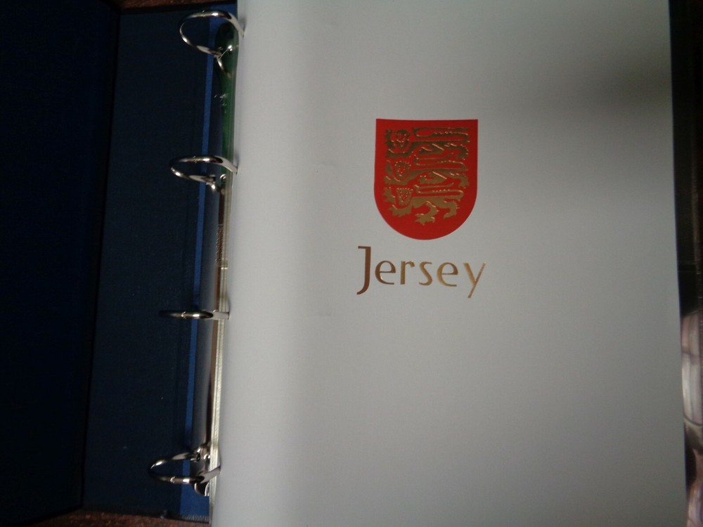 DAVO KOSMOS Jersy 4 ring Binder & case & 20 postcard cover 2 pocket clear pages