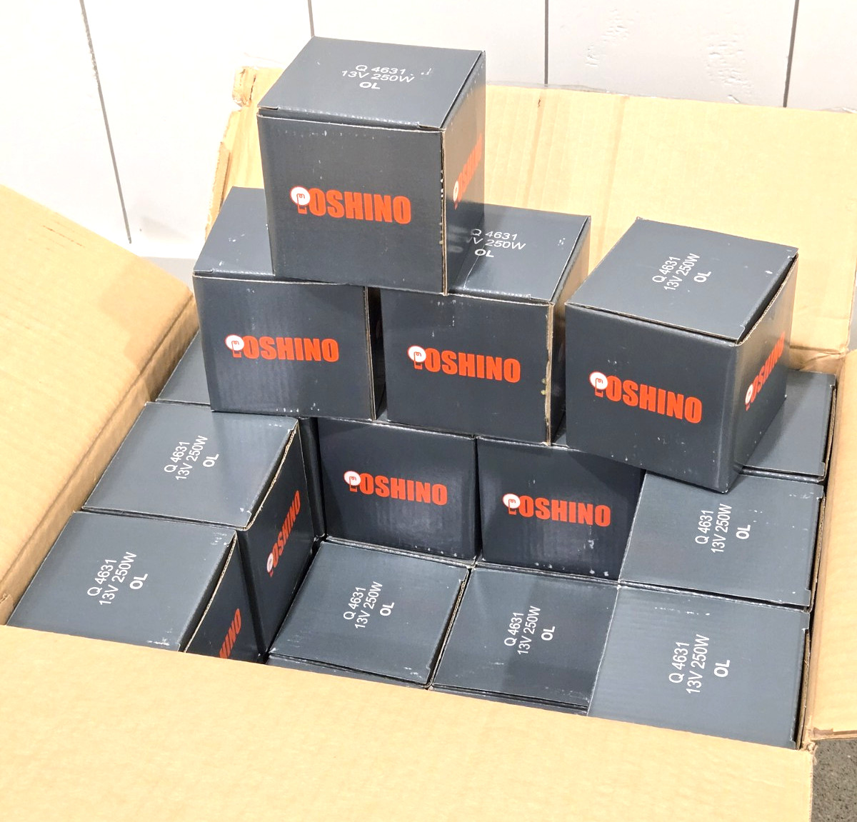 Oshino Q4631 Aircraft Landing Light PAR36 13V 250W Sealed Beam Lamps *NIB