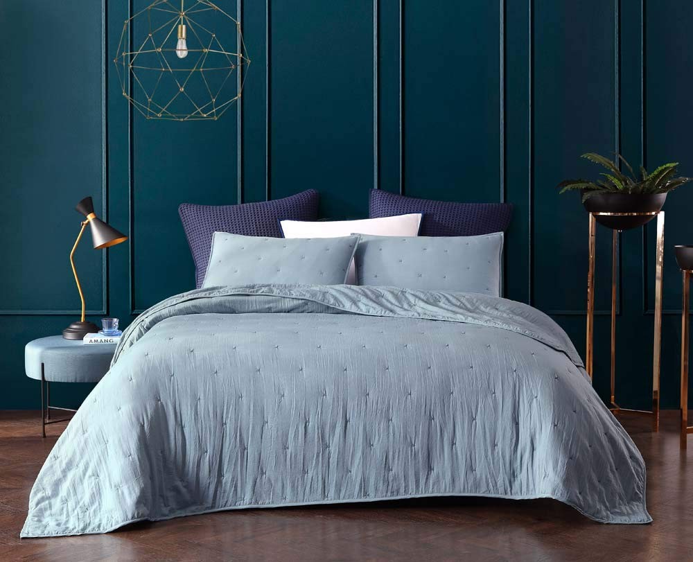 BOURINA Embroidery Quilt Set 3-Piece Oversized King Quilt Set Pre-Washed Microfi