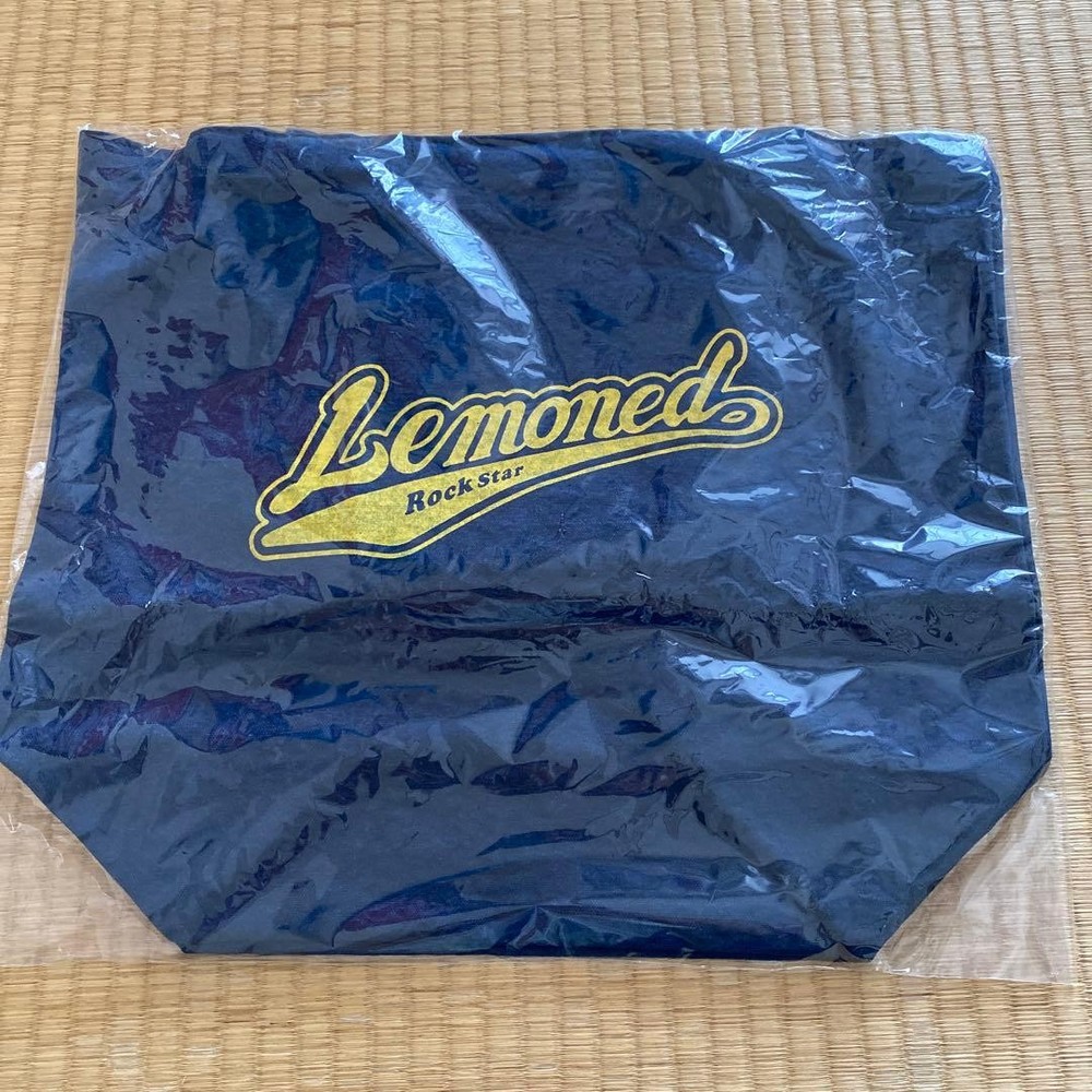 (Anonymous delivery) hide lemonade tote bag