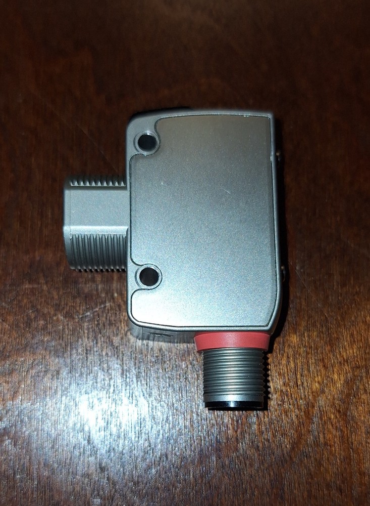 Keyence LR-ZB240CB Self-contained CMOS Laser Sensor - M18 threaded mount w/ M12