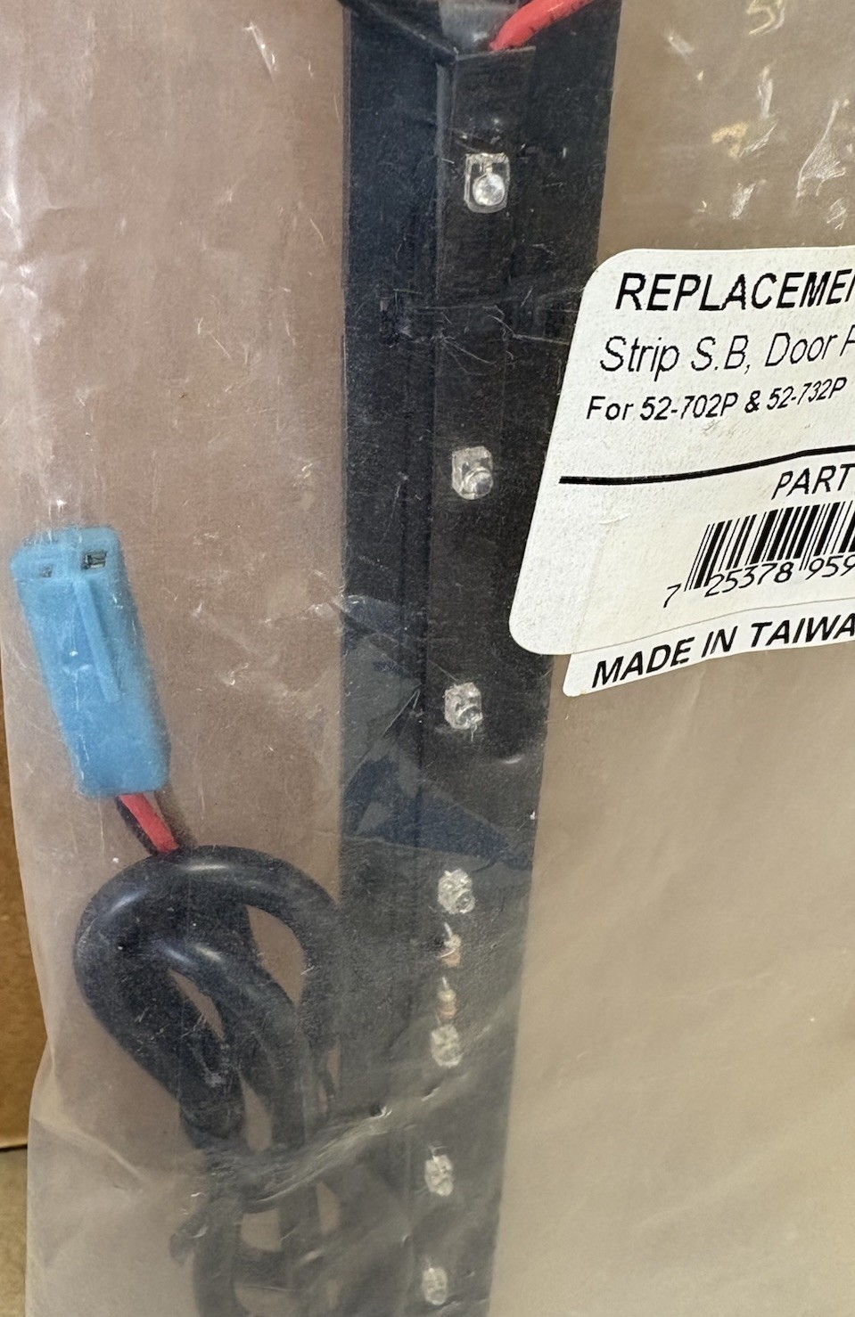 SHOW CHROME 10-2703P Clear LED Strip Saddlebag Door Plug N Go 52-732P GL1800