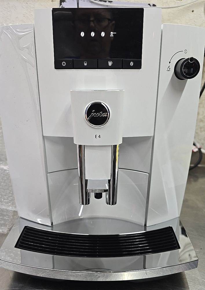 Jura E4 Automatic Espresso Machine Easy Operation Piano White