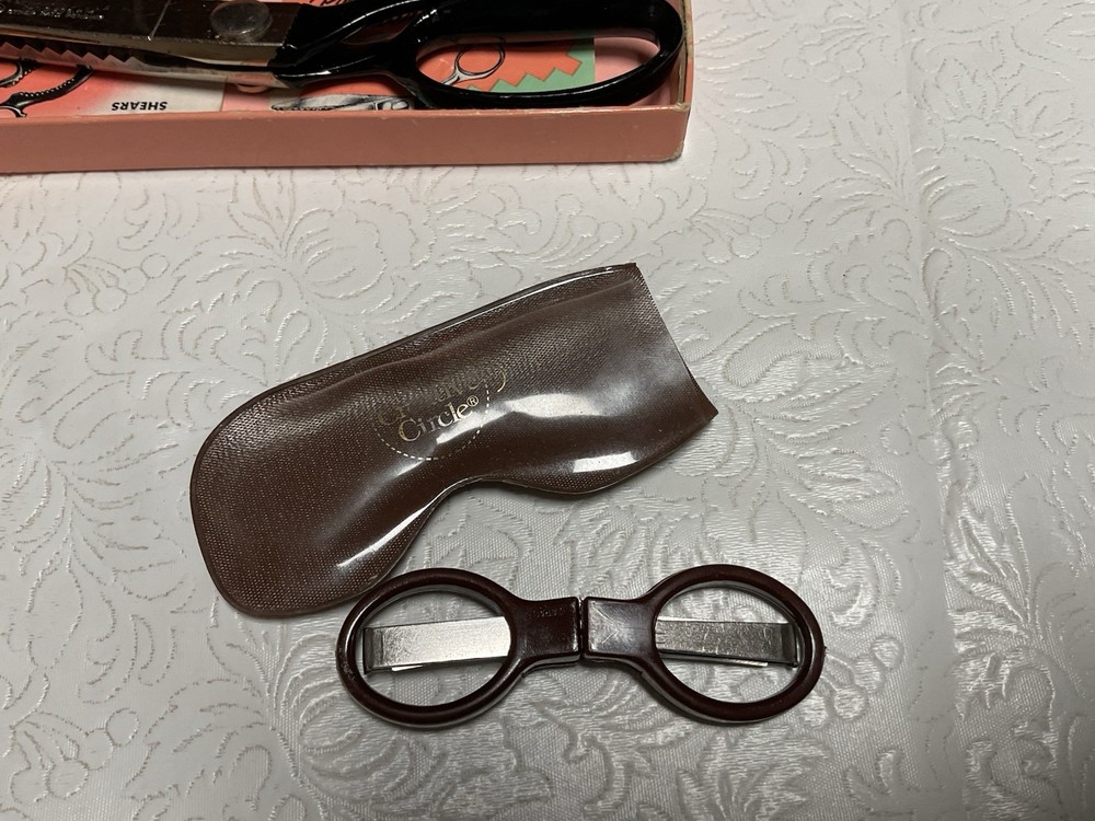 Scissors LOT - Wiss Pinking Shears, Folding Scissors And Embroidery Scissors
