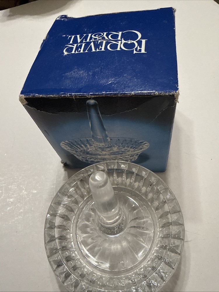 FOREVER CRYSTAL RINGHOLDER New
