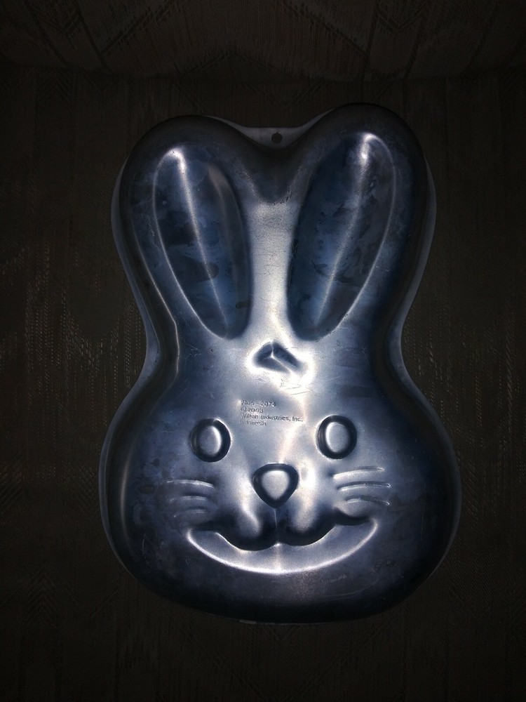 Wilton Easter Bunny Rabbit Cake Pan Mold 2105-2074 2003 Indonesia Spring...