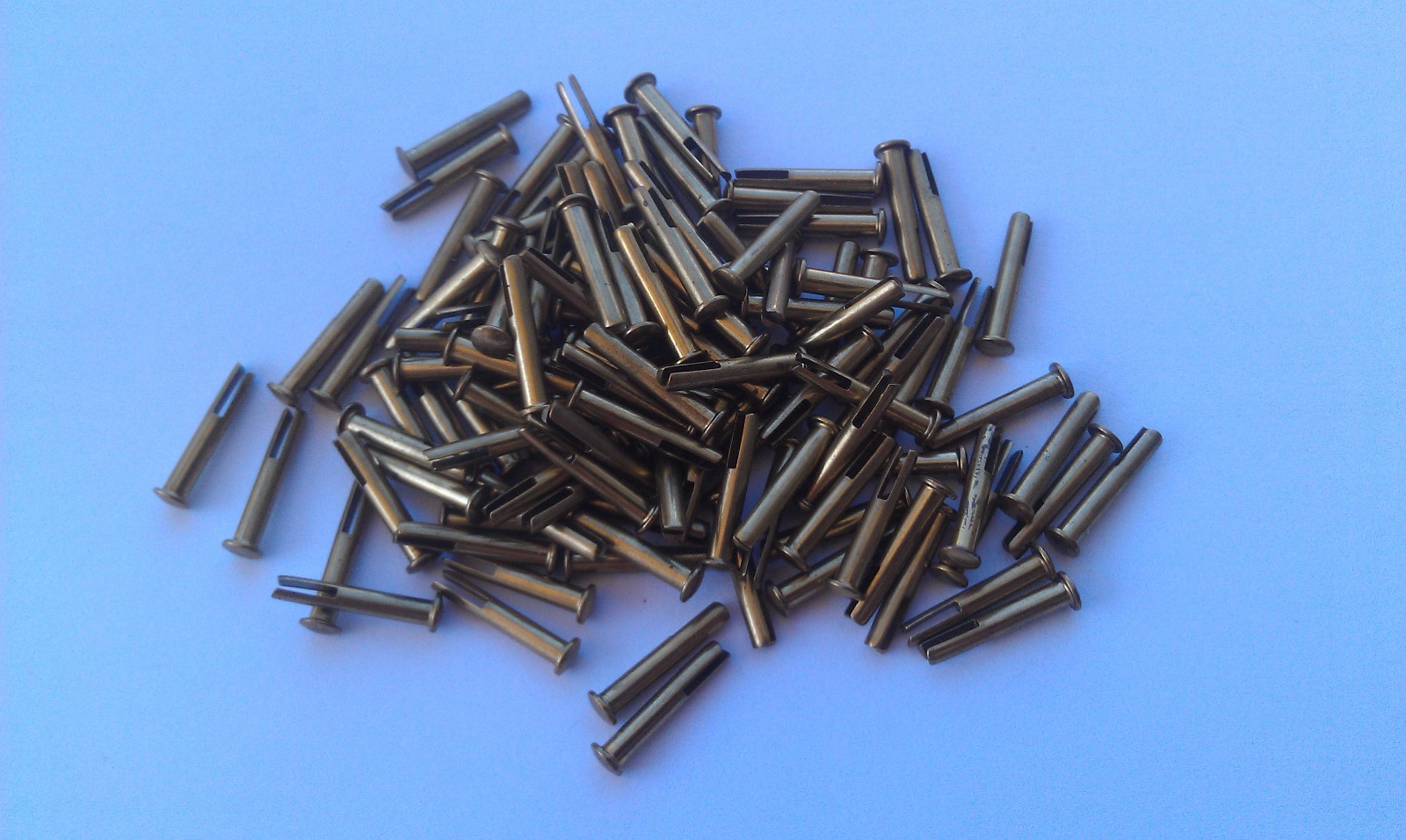 50~.085 (3/32)  Diameter ~ 1/2"  Long ~ 9/64 Oval Head -Pure Brass Split Rivet