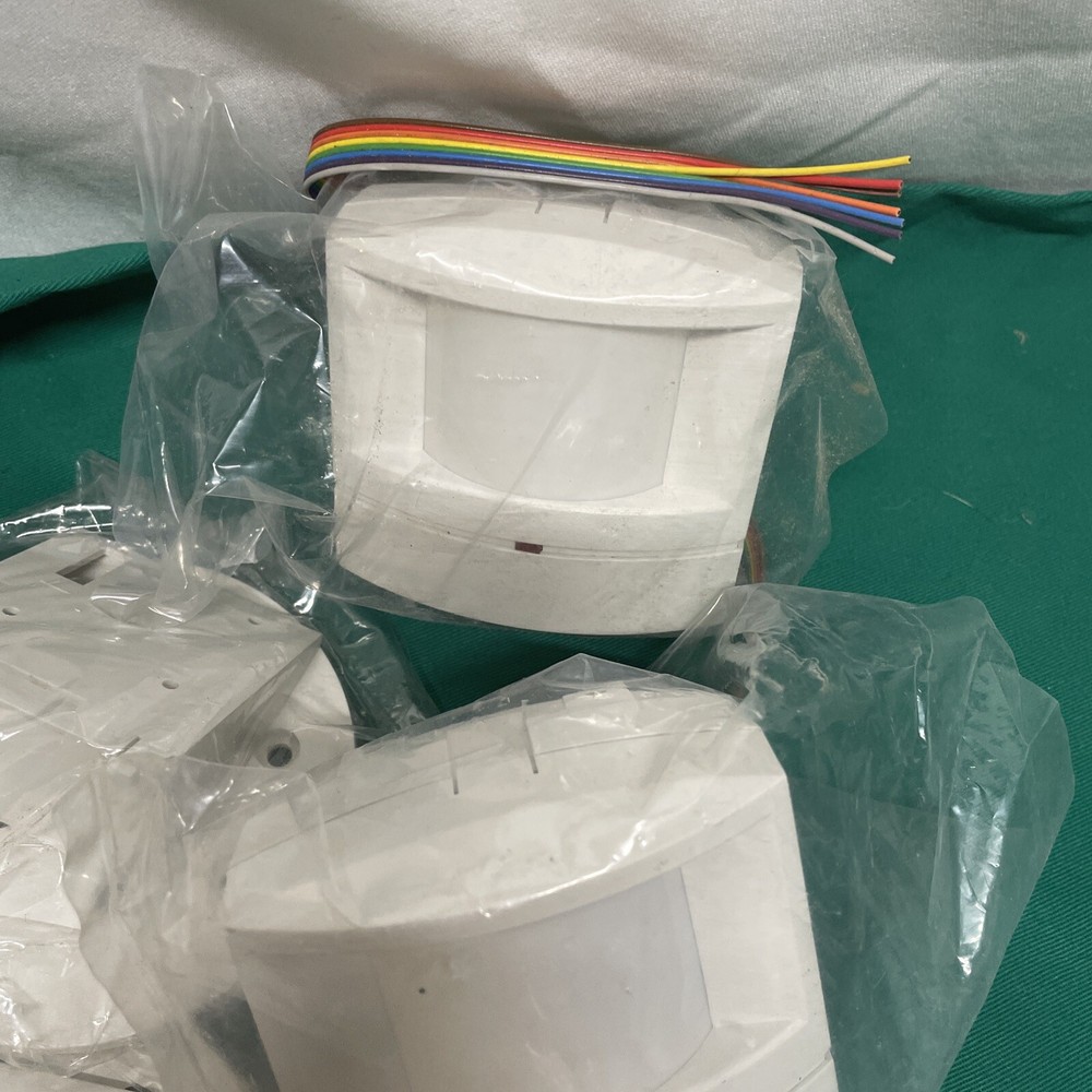 NEW (4) WATTSTOPPER CI-100VERSION 3 PIR OCCUPANCY SENSOR