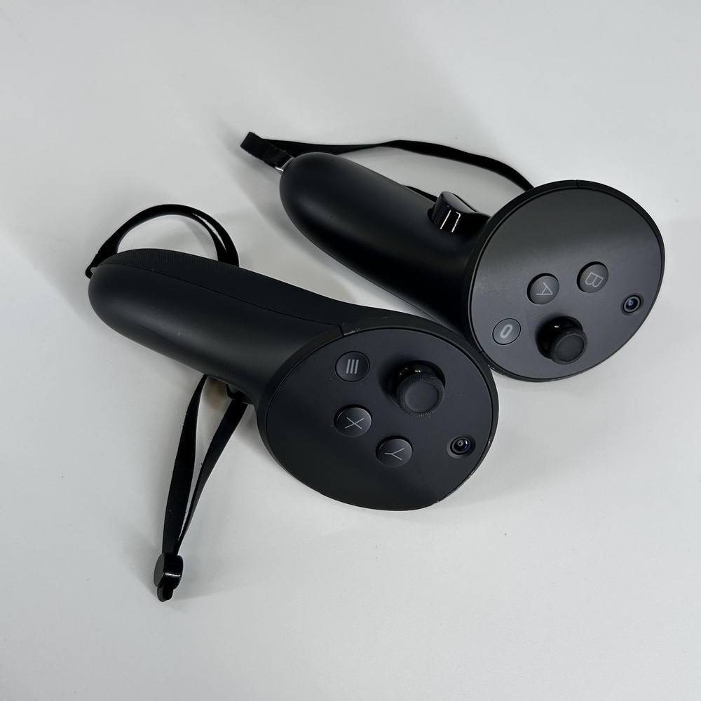 Meta Quest Pro VR Headset 256GB w/ Charger/Controllers/Regular Strap - Very Good
