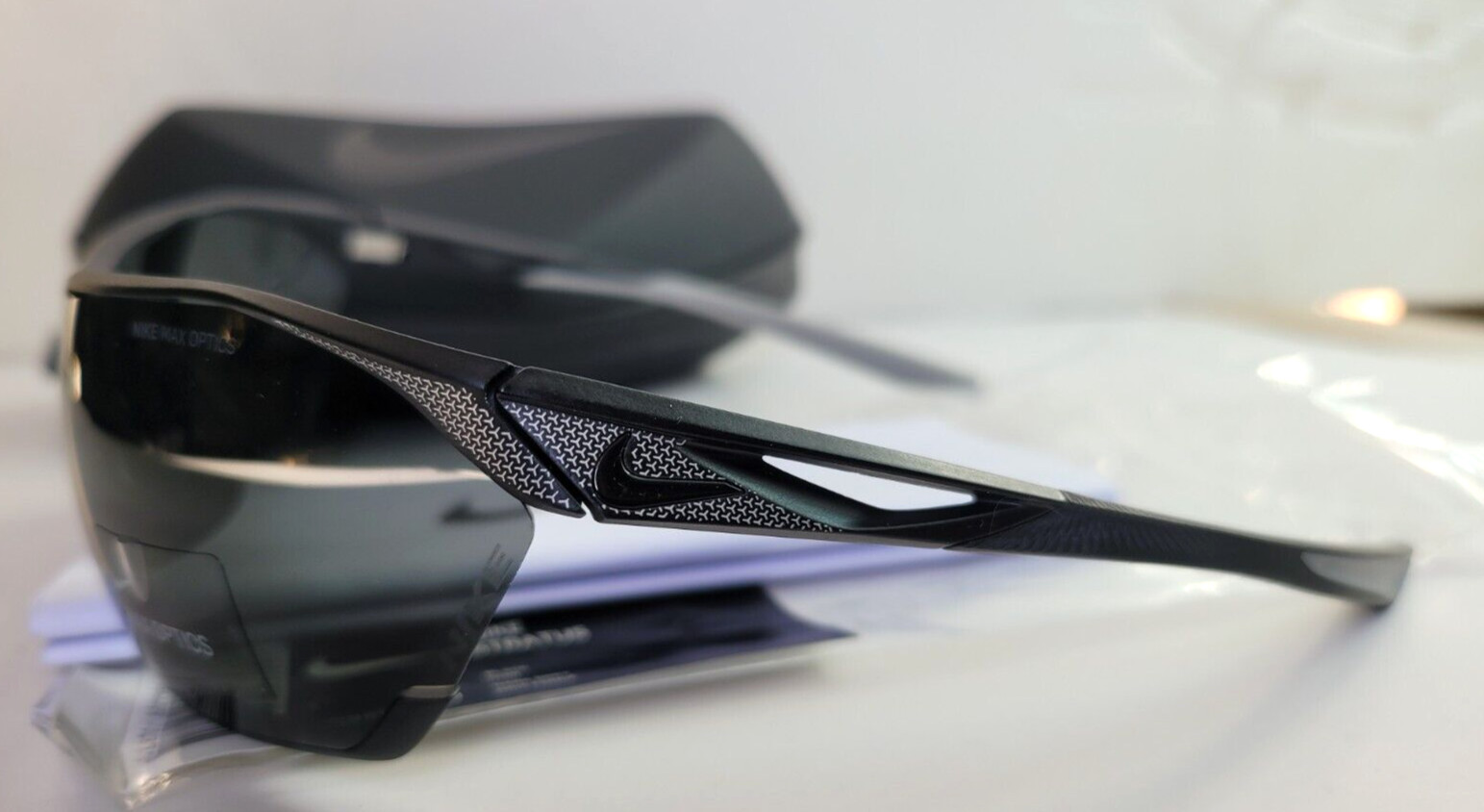 Nike Stratus Men’s Sunglasses Black Grey DC3409 Max Optics Hard Case New w Tag