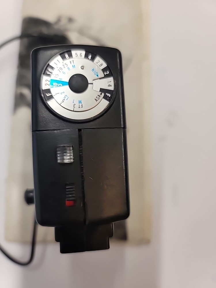 Vivitar Electronic Automatic Flash Model 202 With Manual