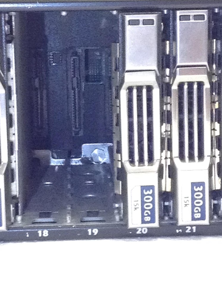 DELL EQUALLOGIC PS4100 24-Bay 2.5" SAS HD Storage Array w/2x 700W PS, 2x Module