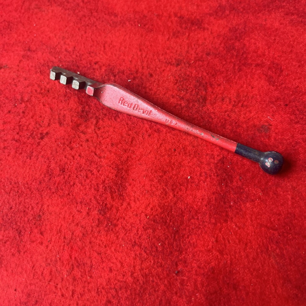 VINTAGE RED DEVIL GLASS CUTTER TOOL - USA (k12)