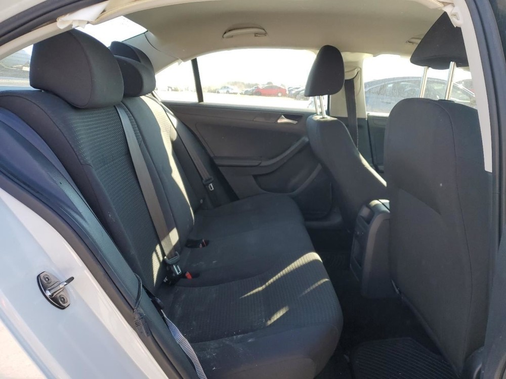 JETTA 2016 Glove Box 4558082