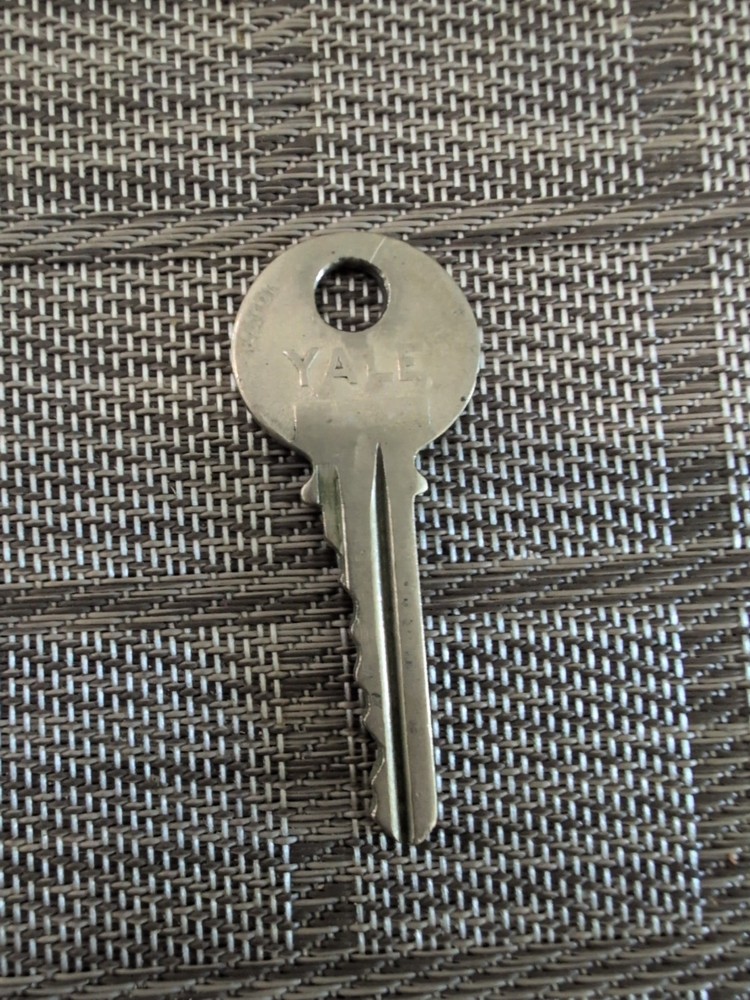 Yale Key SEG332