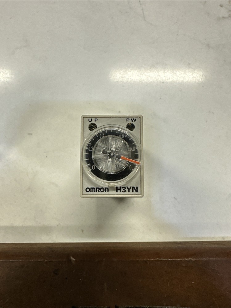 Omron H3YN-41-Z Solid State Timer, 24V DC